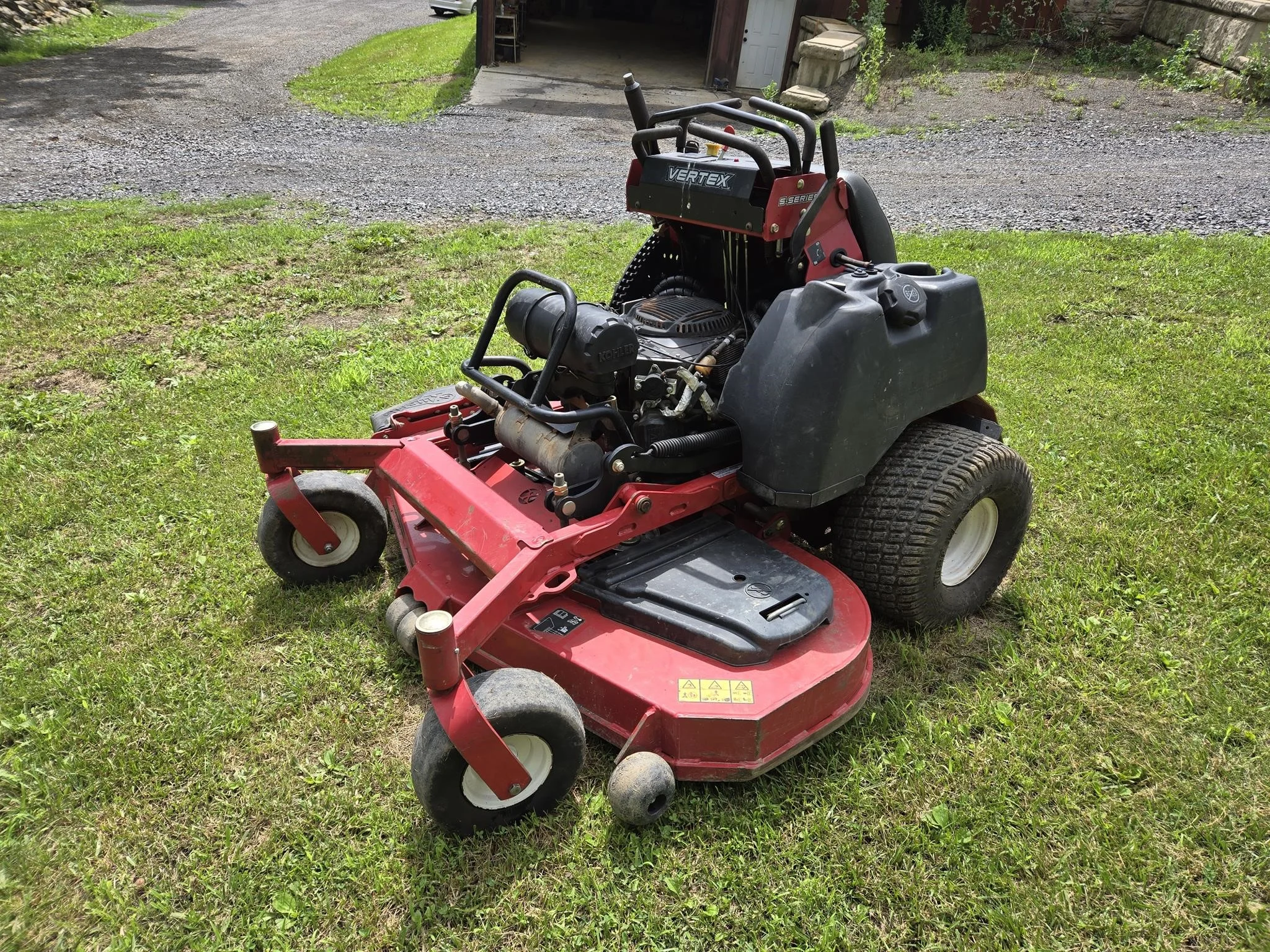 2022-exmark-vxs740ekc60400-zero-turn-mower.webp