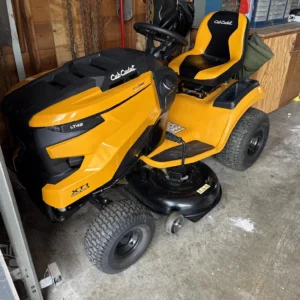 2024 CUB CADET XT1 LT42 Lawn Tractor