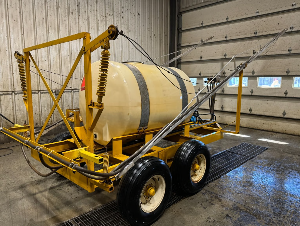 500-gallon-sprayer-tandem-axle.png